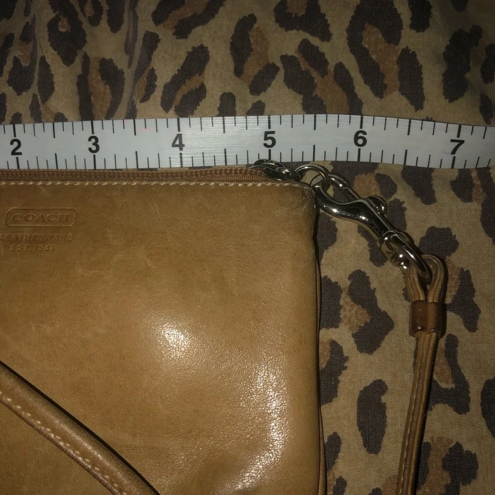Vintage Coach tan genuine leather wristlet